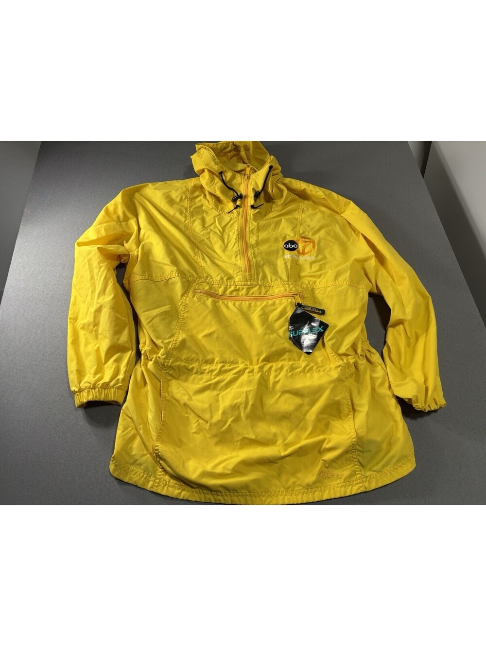 LL Bean Yellow Windbreaker Anorak Rain Jacket 1/2 Zip Medium WomenABC 7 Chicago